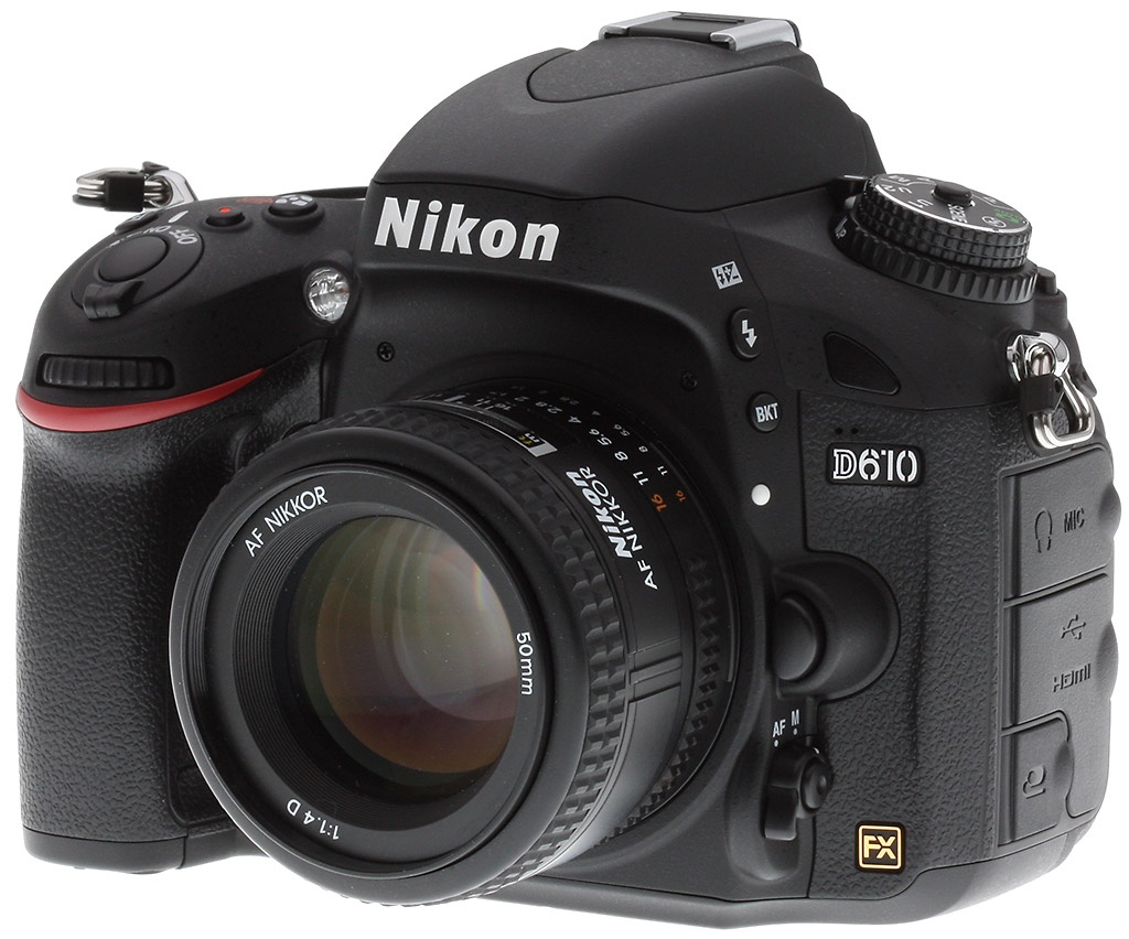 NIKON D610